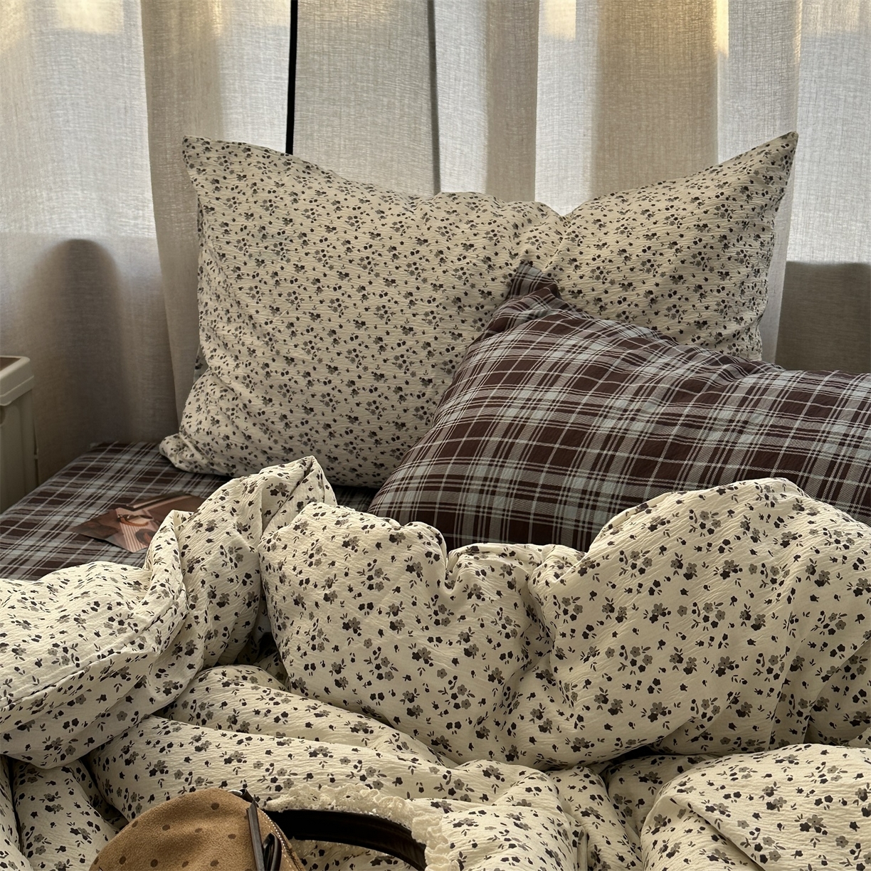 91家纺网 家纺一手货源 找家纺 拾一 2026新款日韩复古混搭风田园小碎花水洗棉木棉四件套 米白花簇