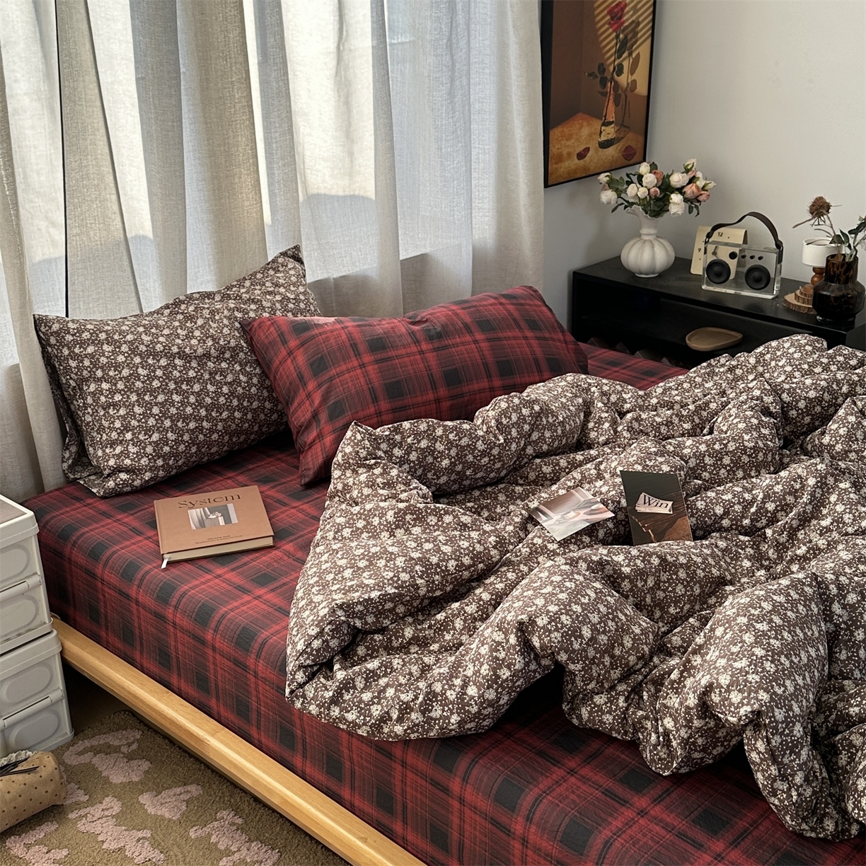 91家纺网 家纺一手货源 找家纺 拾一 2026新款日韩复古混搭风田园小碎花水洗棉木棉四件套 墨点繁华