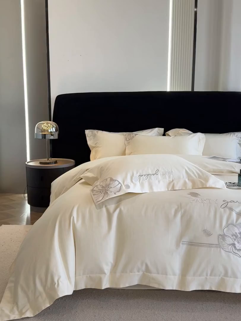 91家纺网 家纺一手货源 找家纺 女子家纺 2026新款A类长绒棉新疆全棉纯棉四件套-千幻影 奶昔白