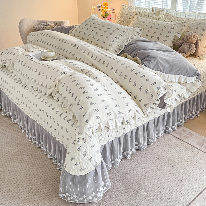 艺慕家纺 2026新款直播热款古法仿棉水洗棉印花双层蕾丝花边床盖四件套 斑马乐园