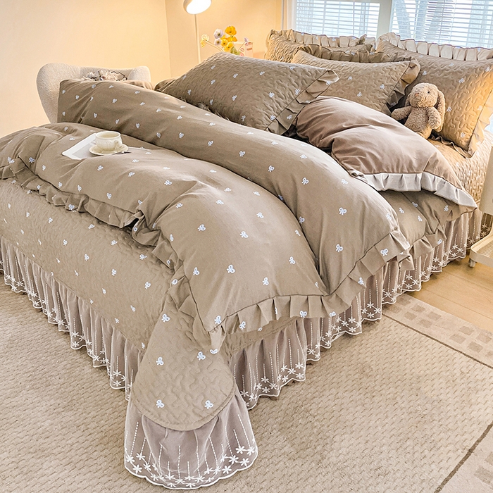 艺慕家纺 2026新款直播热款古法仿棉水洗棉印花双层蕾丝花边床盖四件套 咖色蝴蝶结