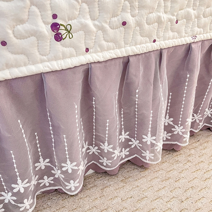 91家纺网 家纺一手货源 找家纺 艺慕家纺 2026新款直播热款古法仿棉水洗棉印花双层蕾丝花边床盖四件套 紫色樱桃