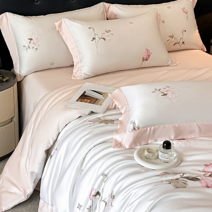 91家纺网 家纺一手货源 找家纺 慕晨 2026新款大宽边高级简奢款凉感天丝莱赛尔数码印花丝滑丝绸四件套直播热款 粉雾