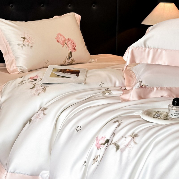 91家纺网 家纺一手货源 找家纺 慕晨 2026新款大宽边高级简奢款凉感天丝莱赛尔数码印花丝滑丝绸四件套直播热款 粉雾