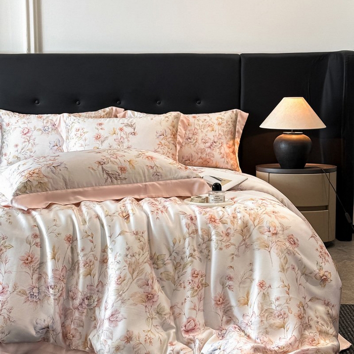 91家纺网 家纺一手货源 找家纺 慕晨 2026新款大宽边高级简奢款凉感天丝莱赛尔数码印花丝滑丝绸四件套直播热款 风栖