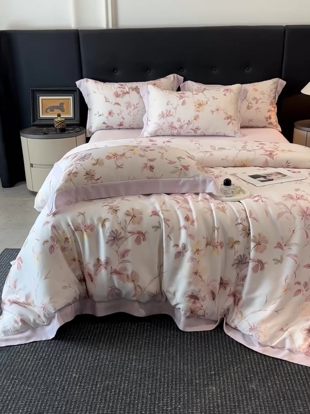 91家纺网 家纺一手货源 找家纺 慕晨 2026新款大宽边高级简奢款凉感天丝莱赛尔数码印花丝滑丝绸四件套直播热款 含芳