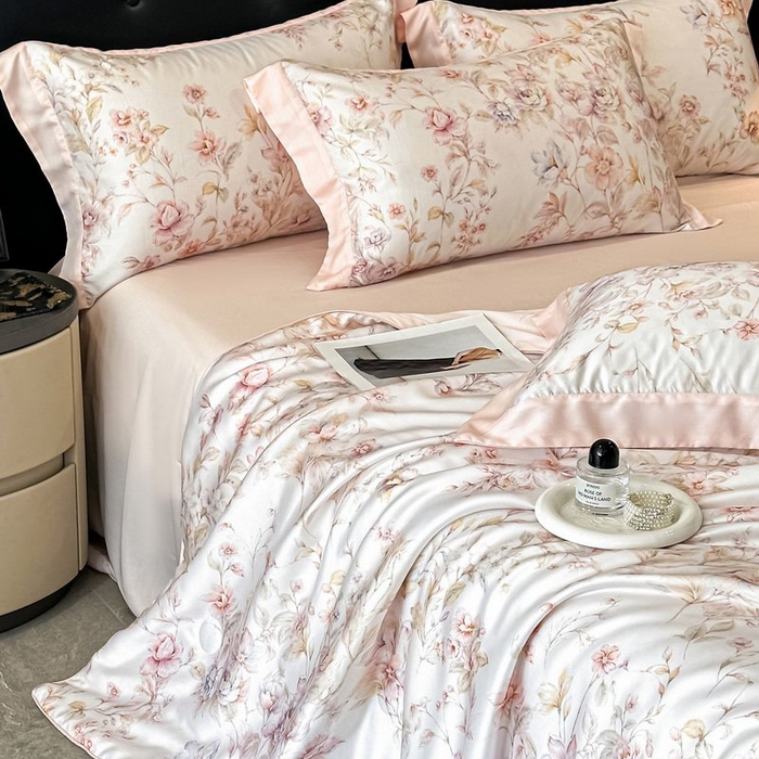 91家纺网 家纺一手货源 找家纺 慕晨 2026新款大宽边天丝莱赛尔数码印花夏被四件套高级简奢款丝滑丝绸直播热款 风栖