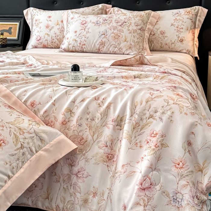 91家纺网 家纺一手货源 找家纺 慕晨 2026新款大宽边天丝莱赛尔数码印花夏被四件套高级简奢款丝滑丝绸直播热款 风栖