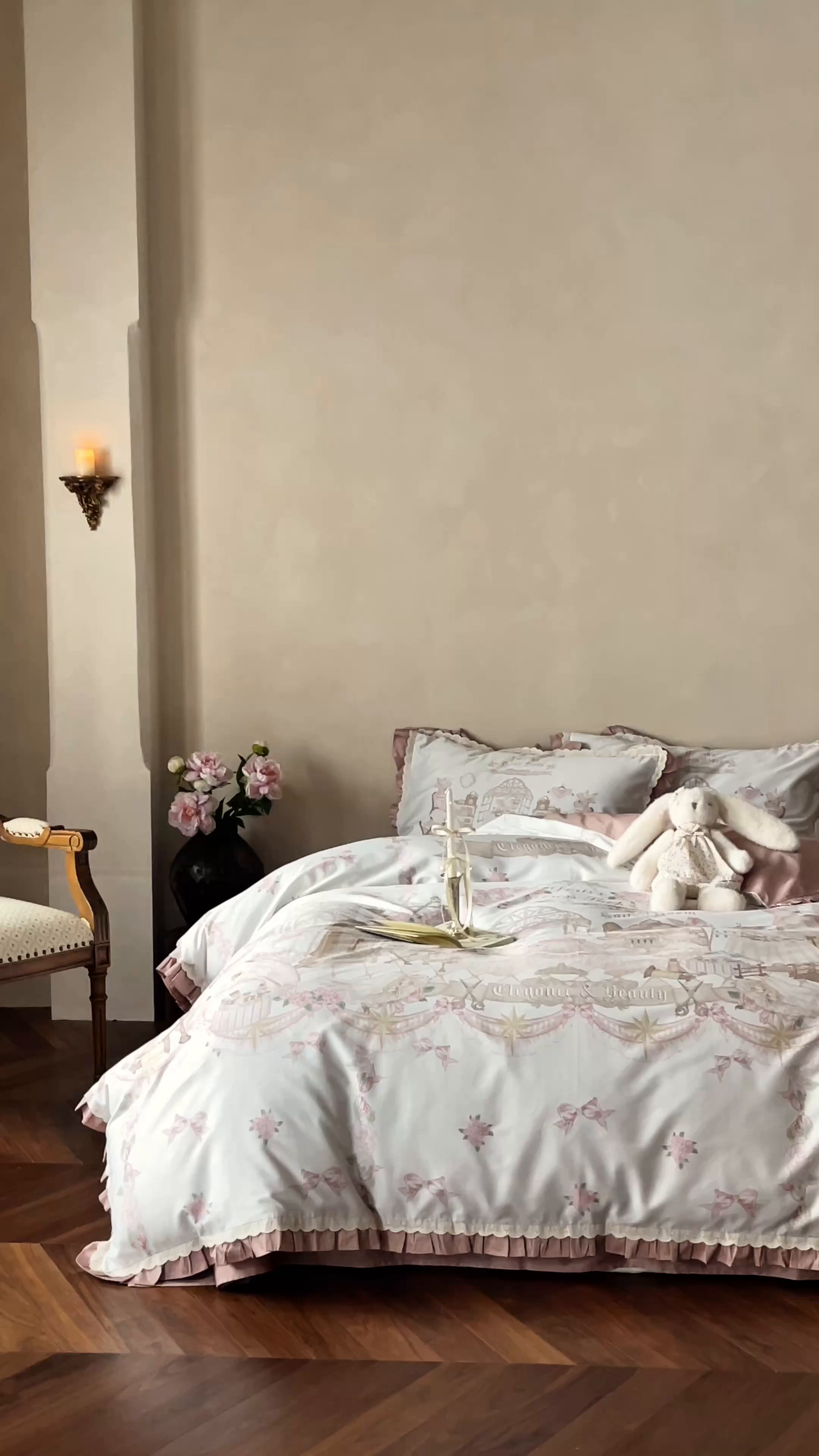 91家纺网 家纺一手货源 找家纺 优然居家纺 2026春夏新款全棉纯棉数码印花四件套-洛丽塔 洛丽塔-粉