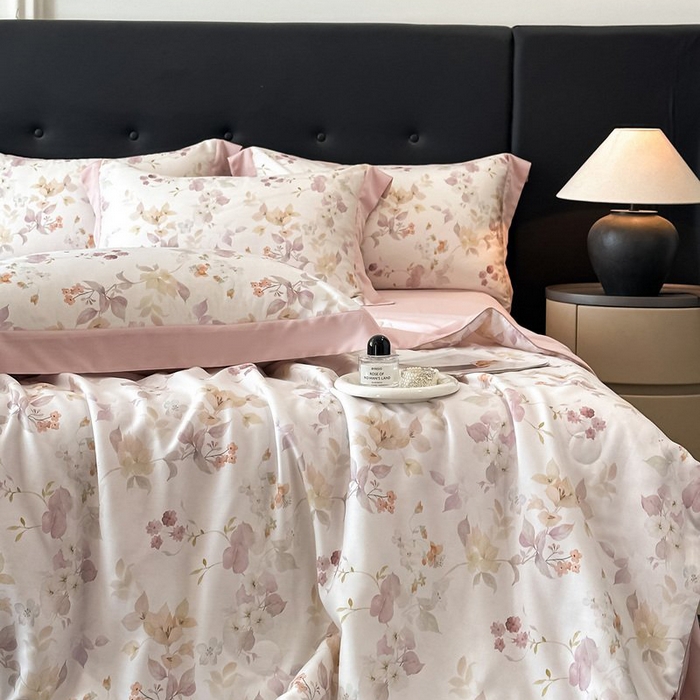 91家纺网 家纺一手货源 找家纺 慕晨 2026新款大宽边天丝莱赛尔数码印花夏被四件套高级简奢款丝滑丝绸直播热款 花颜