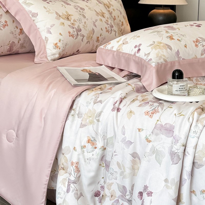 91家纺网 家纺一手货源 找家纺 慕晨 2026新款大宽边天丝莱赛尔数码印花夏被四件套高级简奢款丝滑丝绸直播热款 花颜