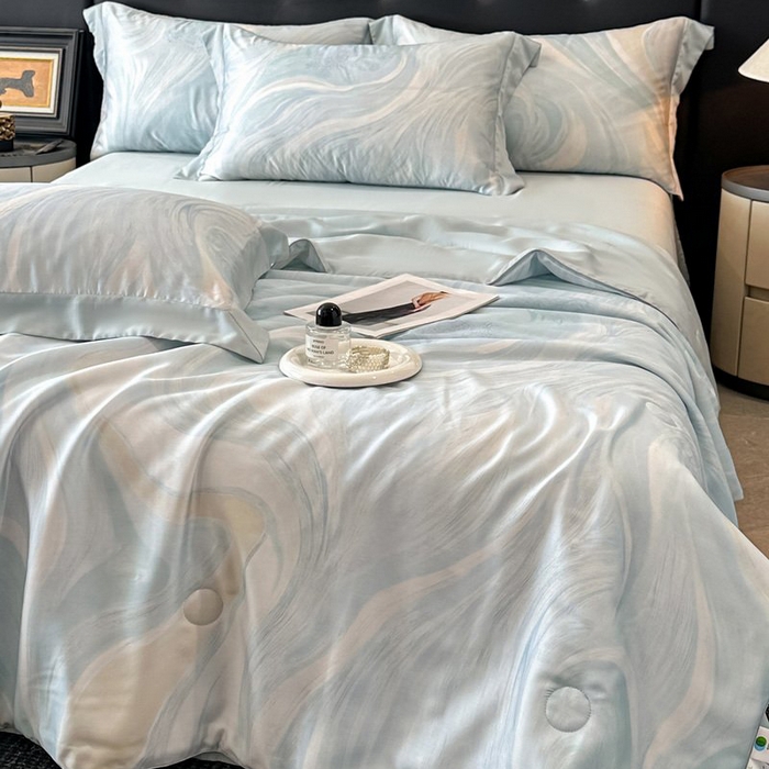 91家纺网 家纺一手货源 找家纺 慕晨 2026新款大宽边天丝莱赛尔数码印花夏被四件套高级简奢款丝滑丝绸直播热款 软烟