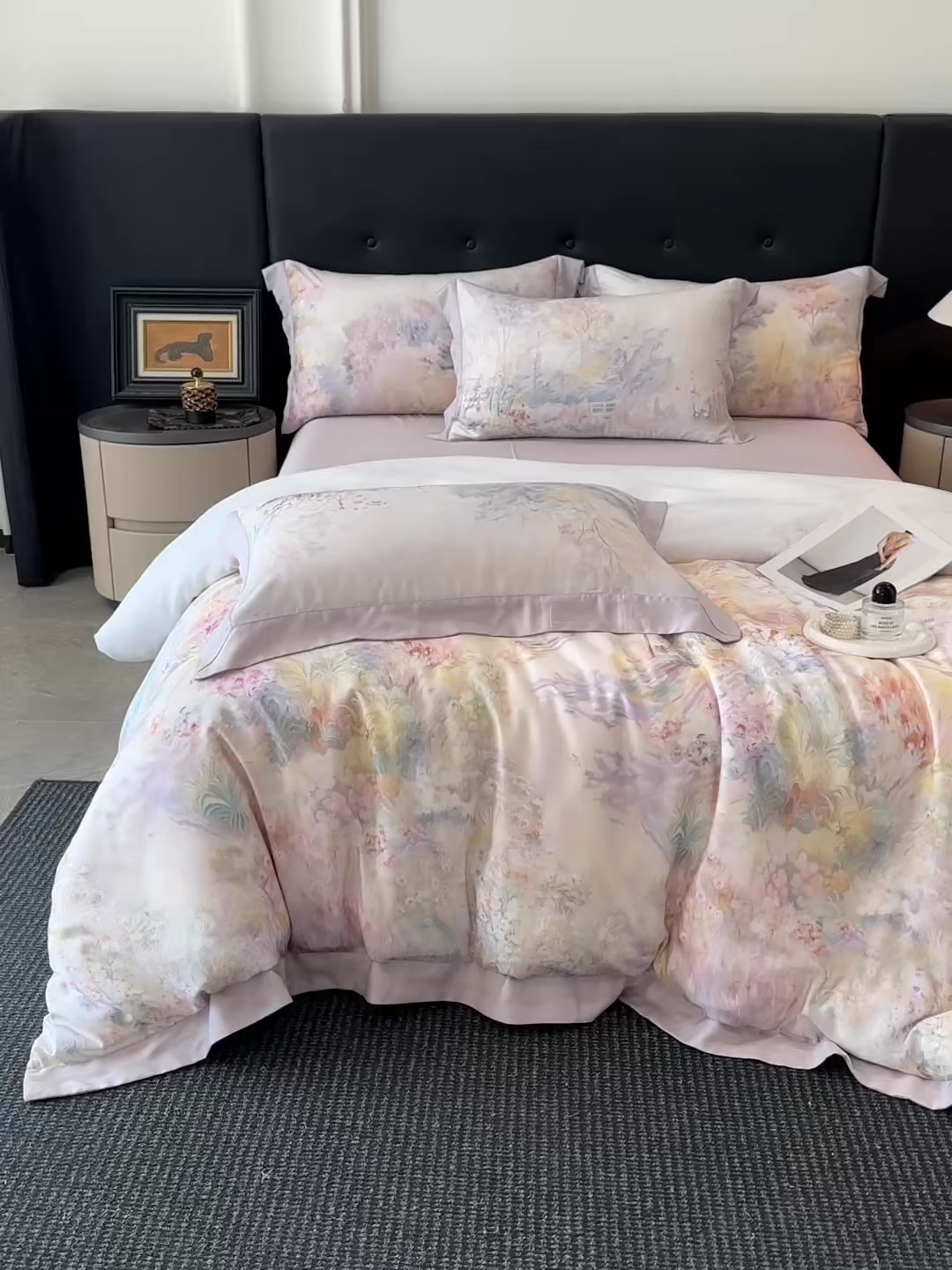 91家纺网 家纺一手货源 找家纺 慕晨 2026新款大宽边天丝莱赛尔数码印花夏被四件套高级简奢款丝滑丝绸直播热款 山野间