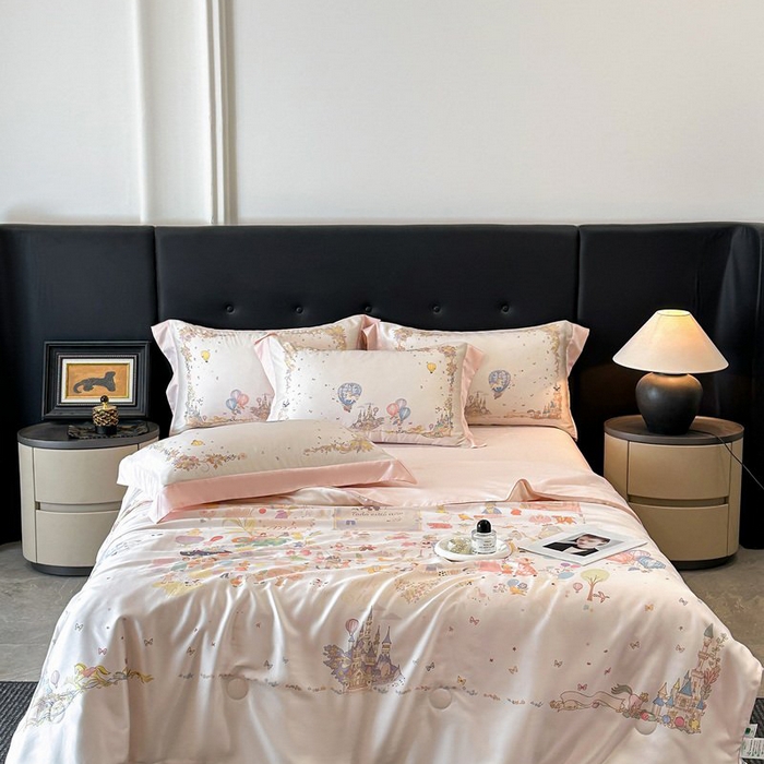 91家纺网 家纺一手货源 找家纺 慕晨 2026新款大宽边天丝莱赛尔数码印花夏被四件套高级简奢款丝滑丝绸直播热款 童梦