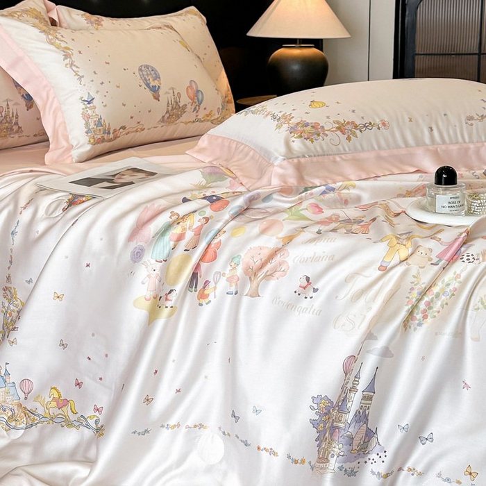 91家纺网 家纺一手货源 找家纺 慕晨 2026新款大宽边天丝莱赛尔数码印花夏被四件套高级简奢款丝滑丝绸直播热款 童梦