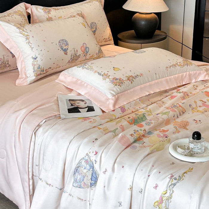 91家纺网 家纺一手货源 找家纺 慕晨 2026新款大宽边天丝莱赛尔数码印花夏被四件套高级简奢款丝滑丝绸直播热款 童梦