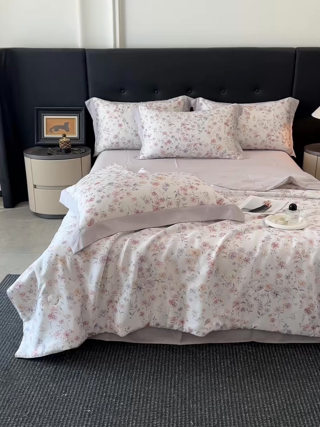 91家纺网 家纺一手货源 找家纺 慕晨 2026新款大宽边天丝莱赛尔数码印花夏被四件套高级简奢款丝滑丝绸直播热款 小樱