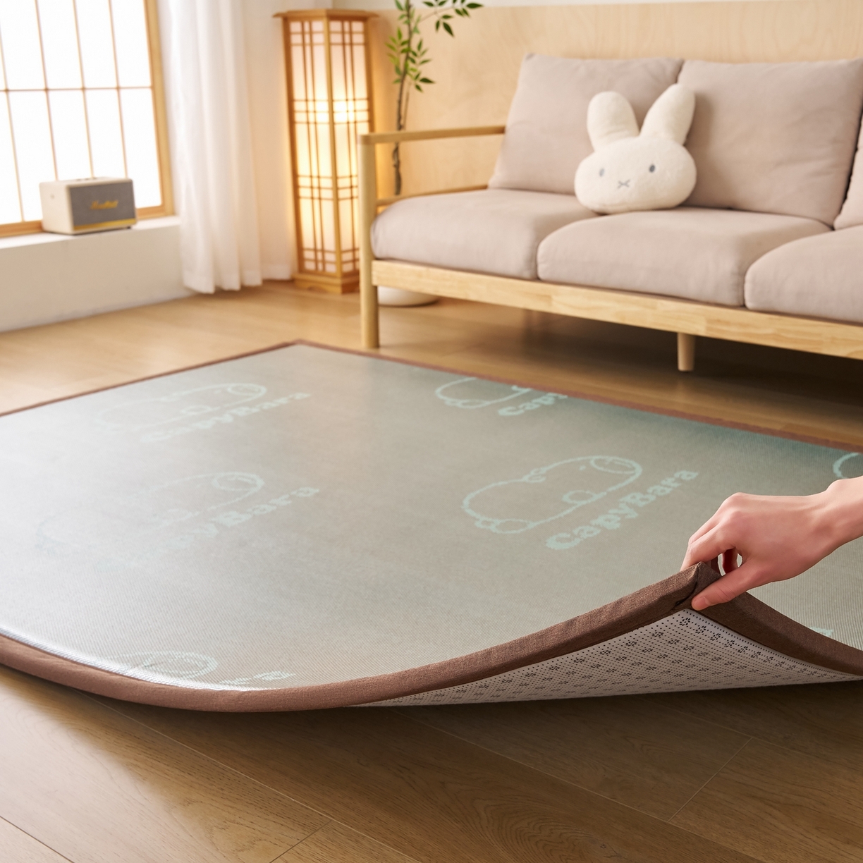 91家纺网 家纺一手货源 找家纺 鹿辉家居（原吉欧力） 2026新款多功能凉感冰藤床垫藤席地垫-地铺席 卡皮巴拉灰