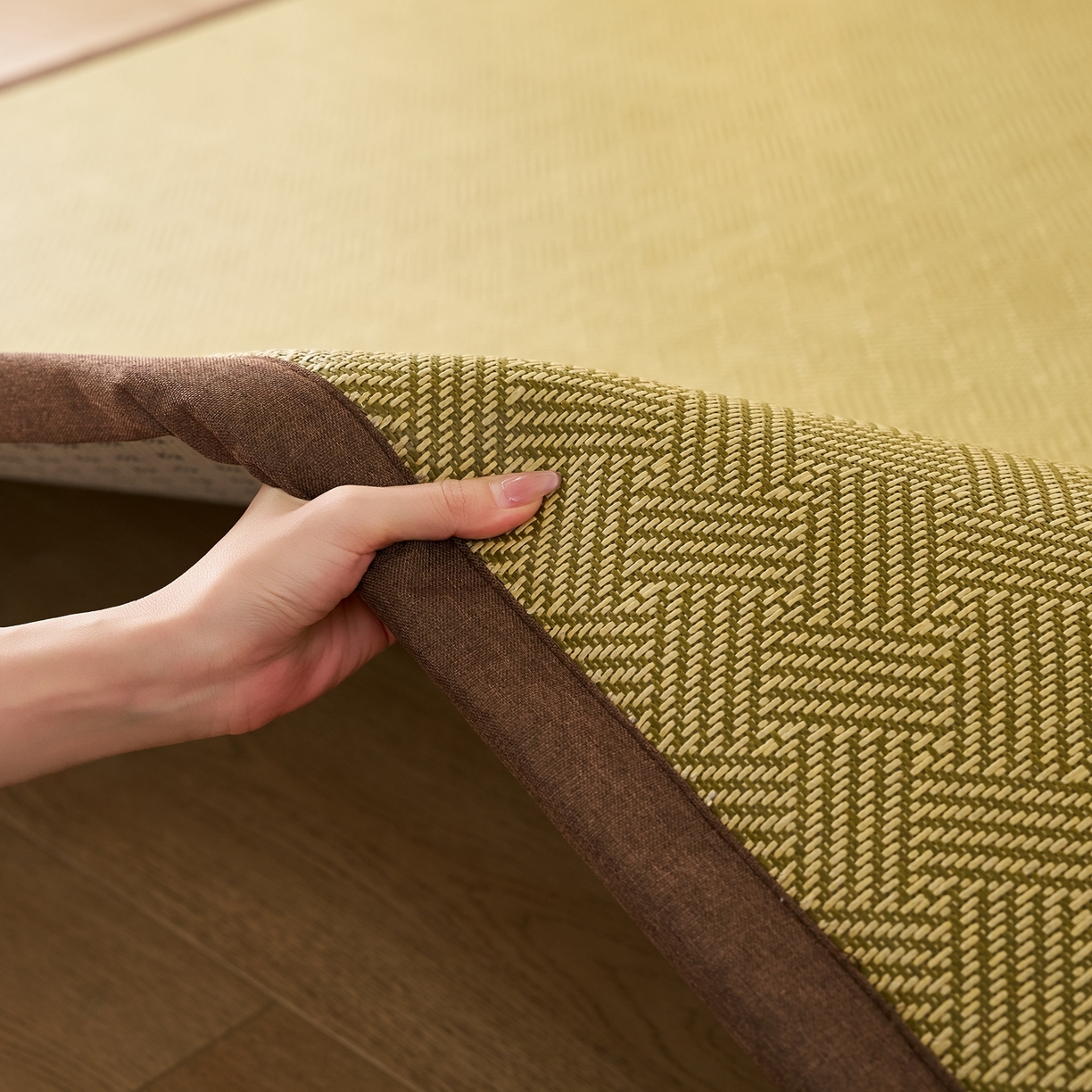 91家纺网 家纺一手货源 找家纺 鹿辉家居（原吉欧力） 2026新款多功能凉感冰藤床垫藤席地垫-地铺席 饼干花绿