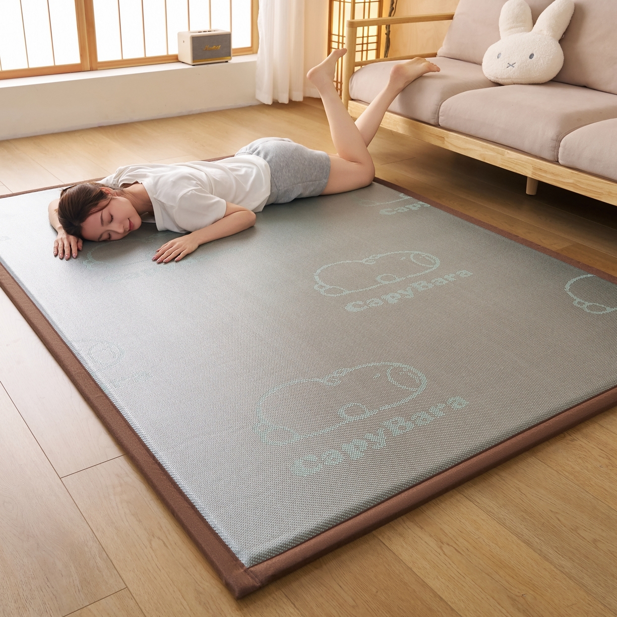 91家纺网 家纺一手货源 找家纺 鹿辉家居（原吉欧力） 2026新款多功能凉感冰藤床垫藤席地垫-地铺席 卡皮巴拉灰