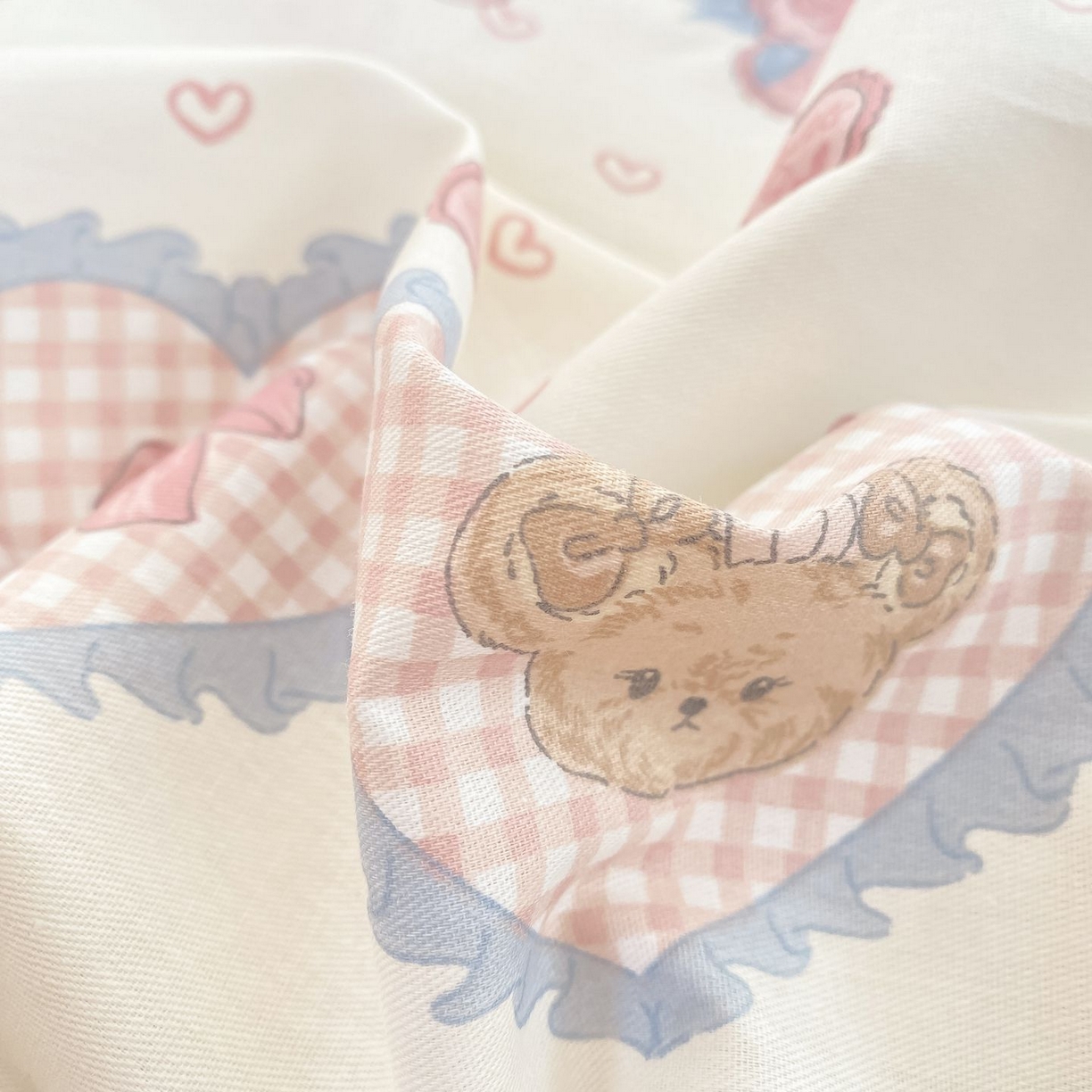 91家纺网 家纺一手货源 找家纺 女子家纺 2026新款全棉印花小清新系列-单床单 小熊安缦