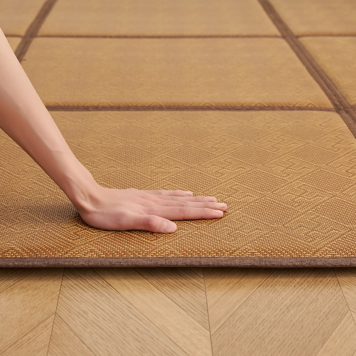 91家纺网 家纺一手货源 找家纺 鹿辉家居（原吉欧力） 2026新款多功能凉感冰藤床垫藤席地垫-九宫格 经典回纹