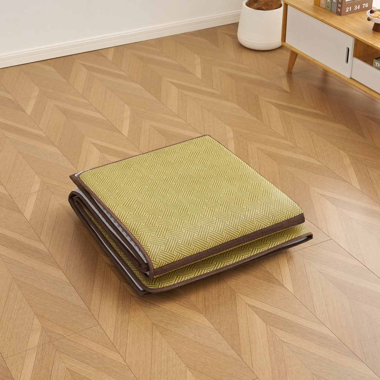 91家纺网 家纺一手货源 找家纺 鹿辉家居（原吉欧力） 2026新款多功能凉感冰藤床垫藤席地垫-九宫格 饼干花绿