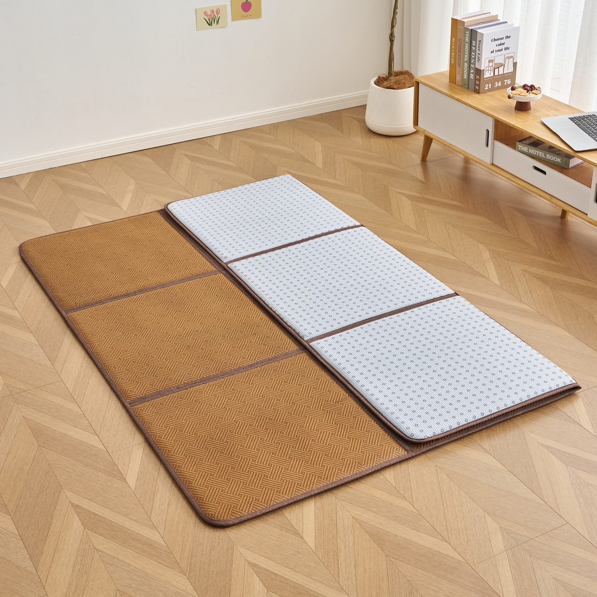 91家纺网 家纺一手货源 找家纺 鹿辉家居（原吉欧力） 2026新款多功能凉感冰藤床垫藤席地垫-九宫格 饼干花卡其