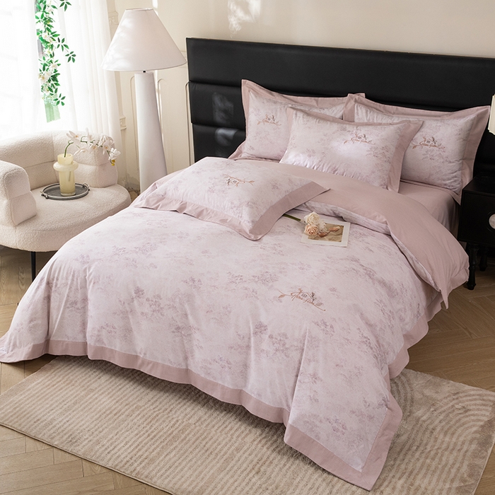 91家纺网 家纺一手货源 找家纺 巧玲珑 2026新款全棉绣花四件套 蒙蒙花意-粉