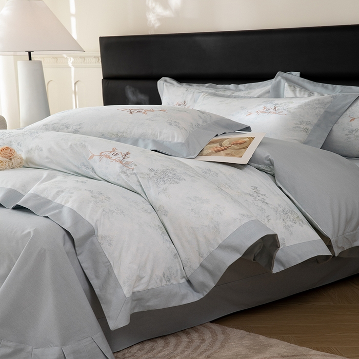 91家纺网 家纺一手货源 找家纺 巧玲珑 2026新款全棉绣花四件套 蒙蒙花意-灰