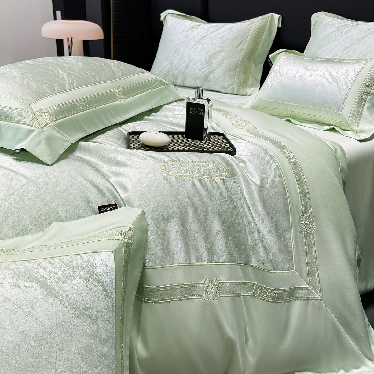 91家纺网 家纺一手货源 找家纺 爱妮菲家纺 2026春夏新品高端A类贡缎提花长绒棉纯棉四件套100全棉提花被套床单床笠高级感床上用品-慕笙 慕笙-浅松绿