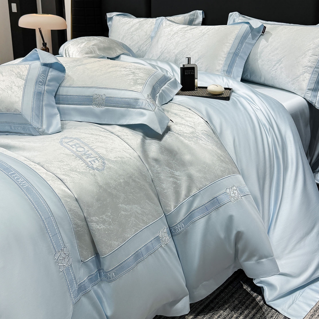 91家纺网 家纺一手货源 找家纺 爱妮菲家纺 2026春夏新品高端A类贡缎提花长绒棉纯棉四件套100全棉提花被套床单床笠高级感床上用品-慕笙 慕笙-柔雾蓝