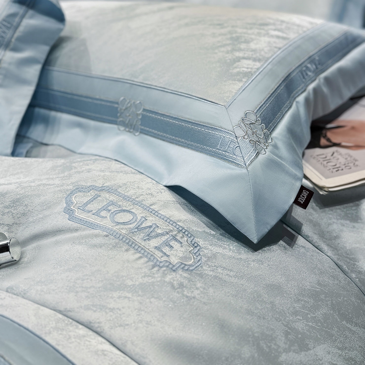 91家纺网 家纺一手货源 找家纺 爱妮菲家纺 2026春夏新品高端A类贡缎提花长绒棉纯棉四件套100全棉提花被套床单床笠高级感床上用品-慕笙 慕笙-柔雾蓝