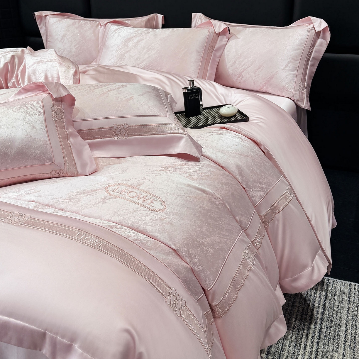 91家纺网 家纺一手货源 找家纺 乔利卡沃 2026春夏新品高端A类贡缎提花长绒棉纯棉四件套100全棉提花被套床单床笠高级感床上用品-慕笙 慕笙-香蜜粉