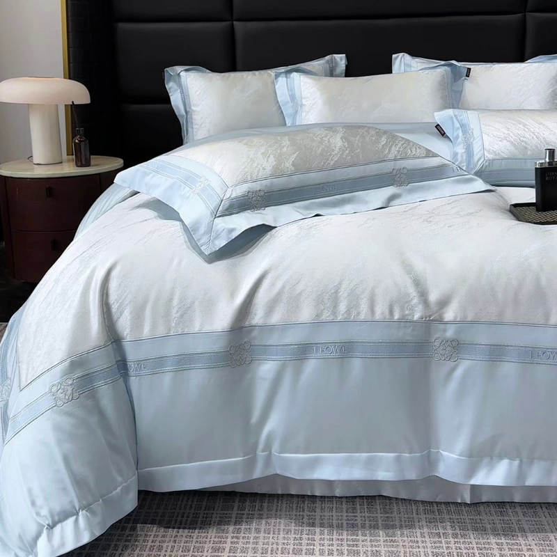 91家纺网 家纺一手货源 找家纺 乔利卡沃 2026春夏新品高端A类贡缎提花长绒棉纯棉四件套100全棉提花被套床单床笠高级感床上用品-慕笙 慕笙-柔雾蓝