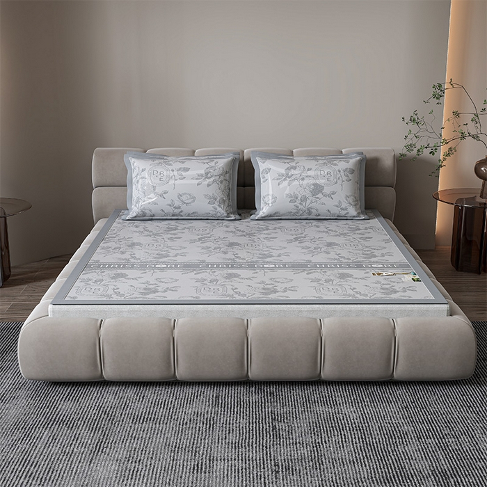 91家纺网 家纺一手货源 找家纺 小牛席业 2026春夏新款【建模风格】双PE高凉感-盛世蔷薇凉感冰丝席 盛世蔷薇-灰色