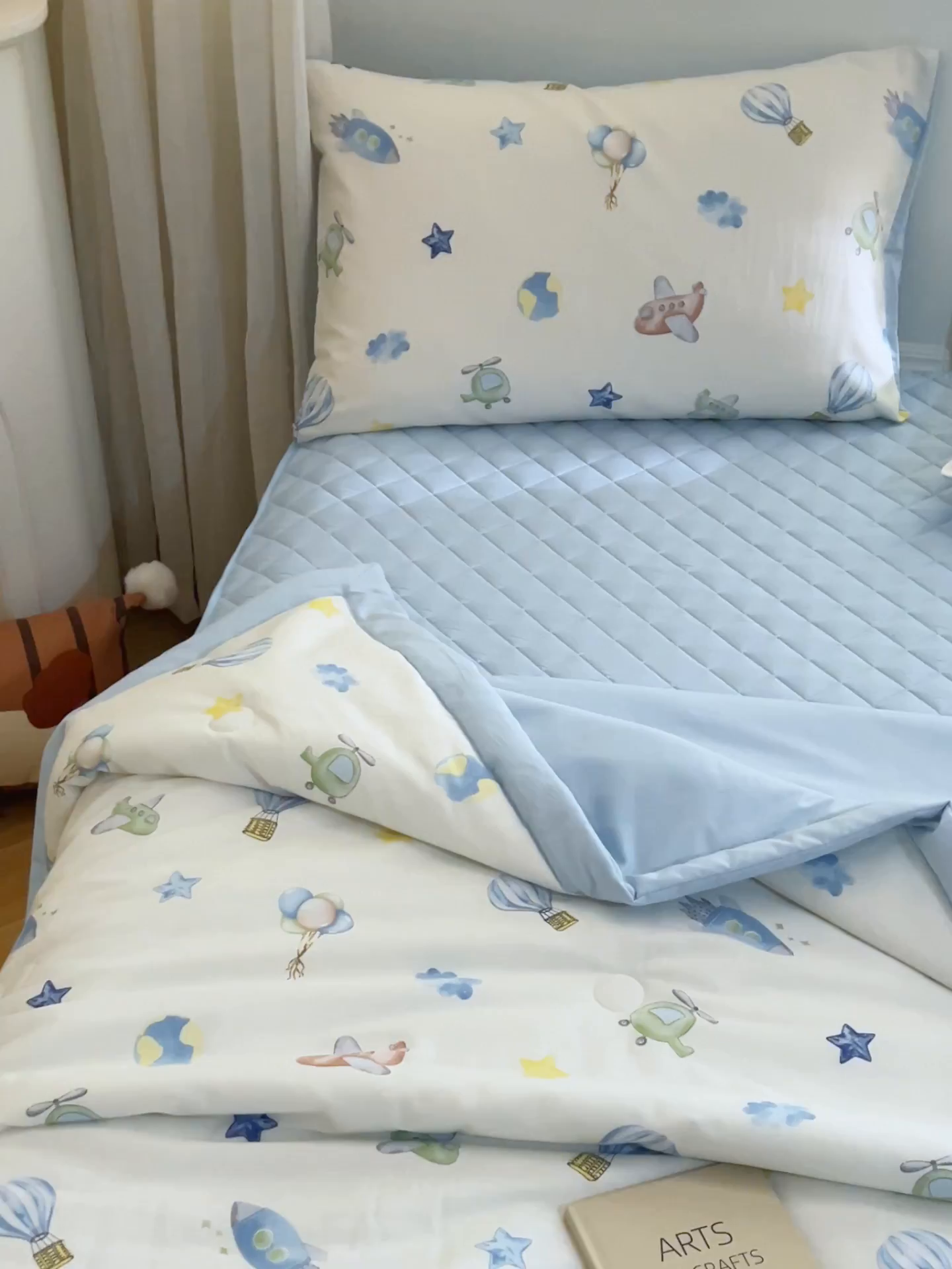 91家纺网 家纺一手货源 找家纺 吾诺家居 吾诺 2026新款 12868全棉印花棉花夏被四件套 全棉夏被四件套新疆棉花被 - 经典系列 星梦飞行队