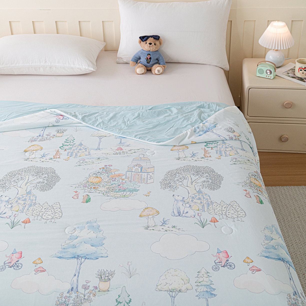 91家纺网 家纺一手货源 找家纺 亿莱鑫 2026新款数码印花凉感丝夏被 梦幻世界-蓝