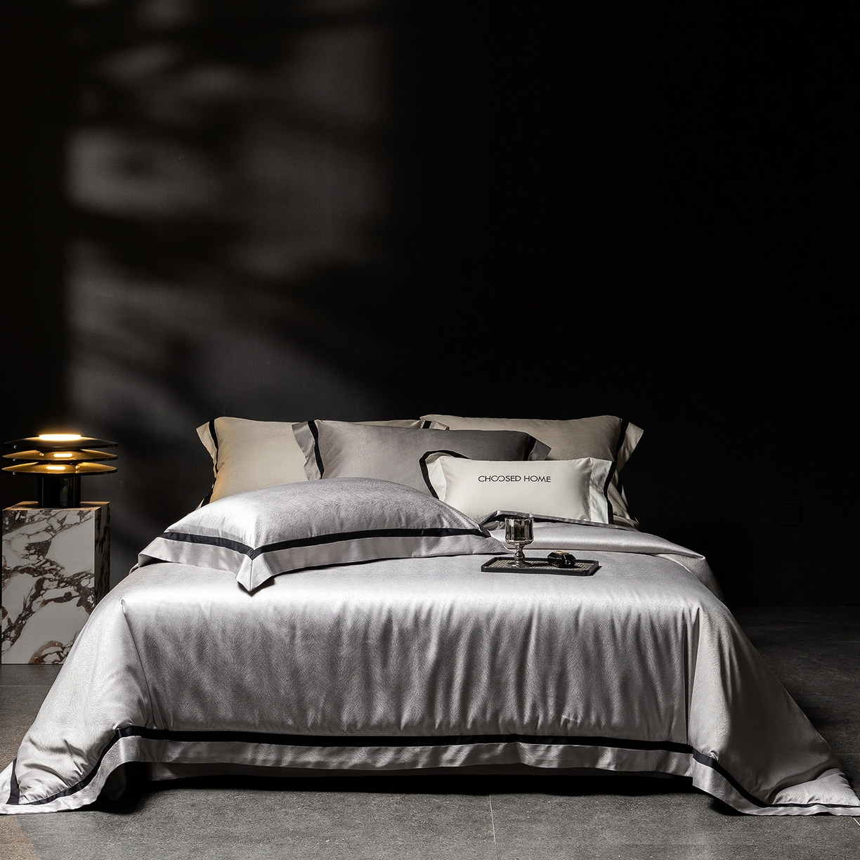 91家纺网 家纺一手货源 找家纺 初拾 2026新款“老钱风”高精密金银丝轻奢极简四件套-玛丽亚 玛丽亚-星河灰