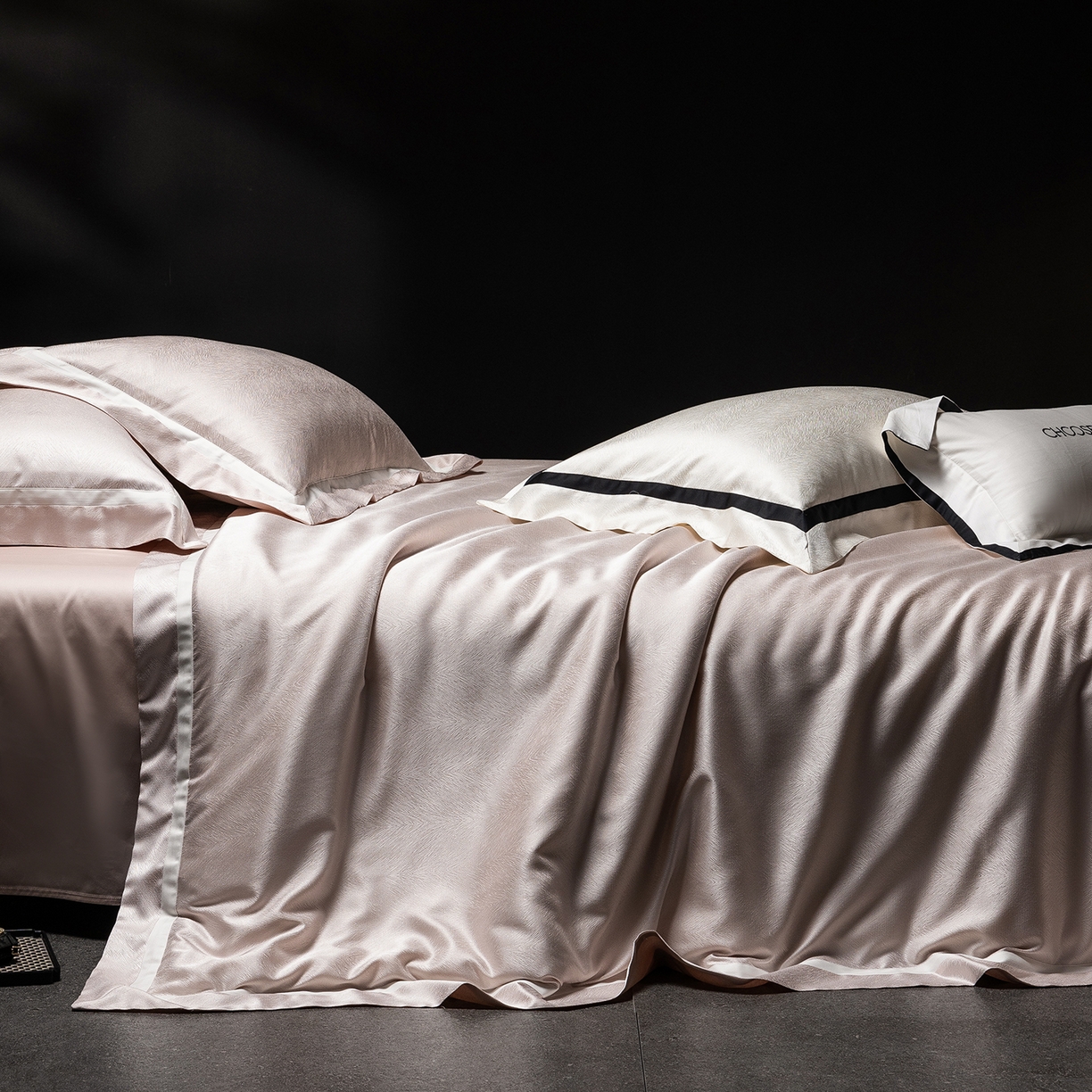 初拾 2026新款“老钱风”高精密金银丝轻奢极简四件套-玛丽亚 玛丽亚-樱花粉