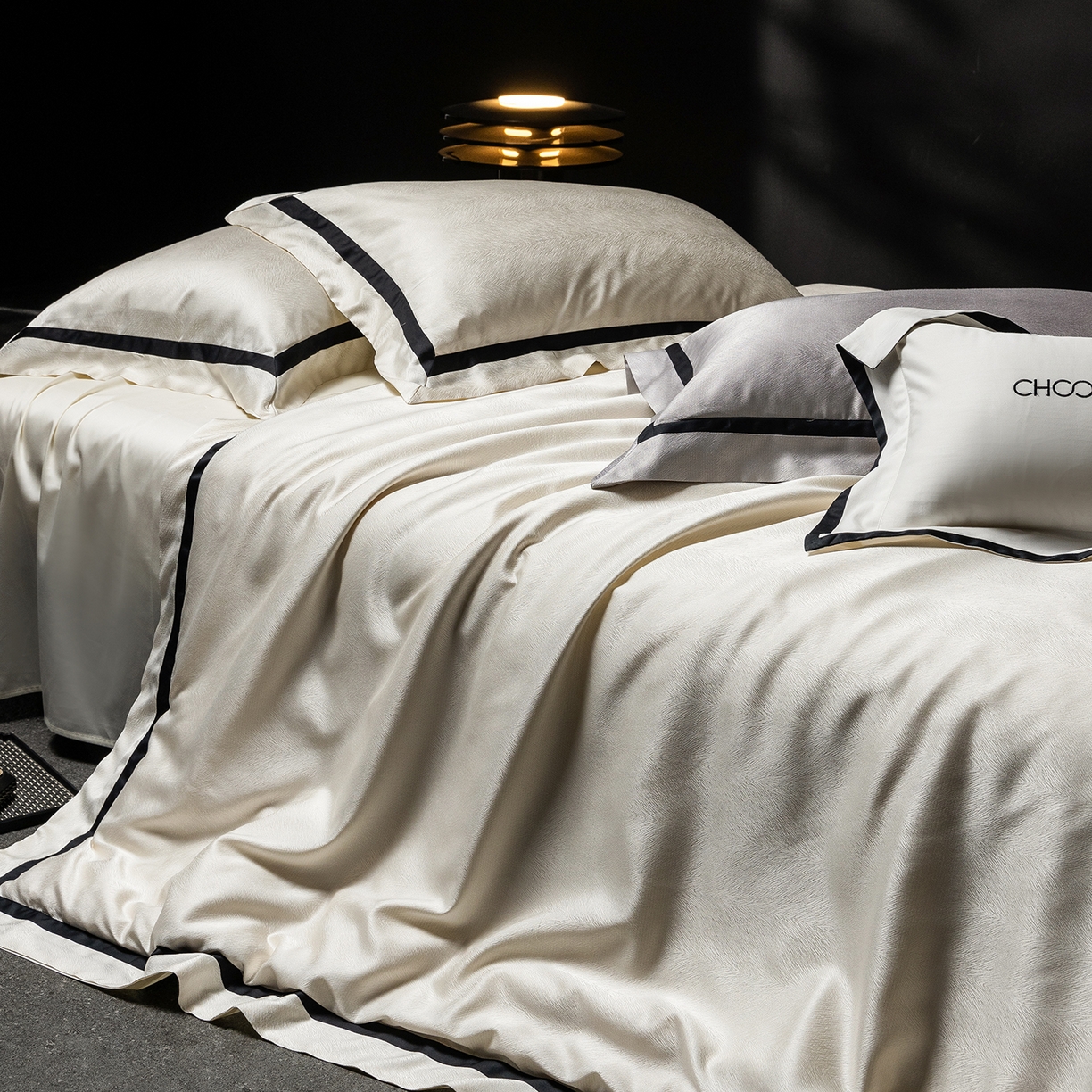 91家纺网 家纺一手货源 找家纺 初拾 2026新款“老钱风”高精密金银丝轻奢极简四件套-玛丽亚 玛丽亚-玉脂白