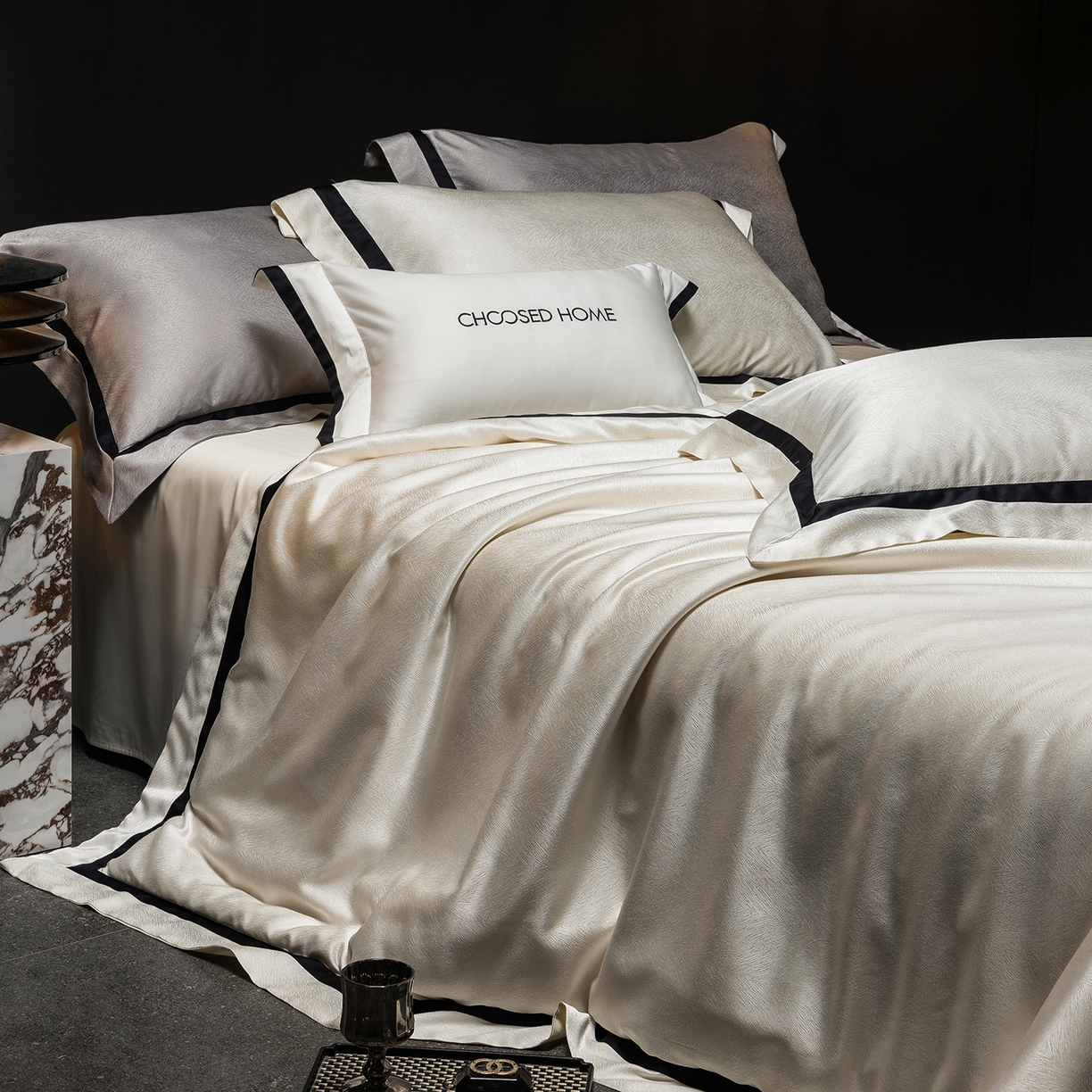 91家纺网 家纺一手货源 找家纺 初拾 2026新款“老钱风”高精密金银丝轻奢极简四件套-玛丽亚 玛丽亚-玉脂白