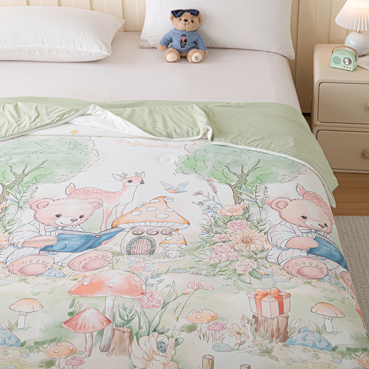 91家纺网 家纺一手货源 找家纺 亿莱鑫 2026新款数码印花凉感丝夏被 奇幻森林