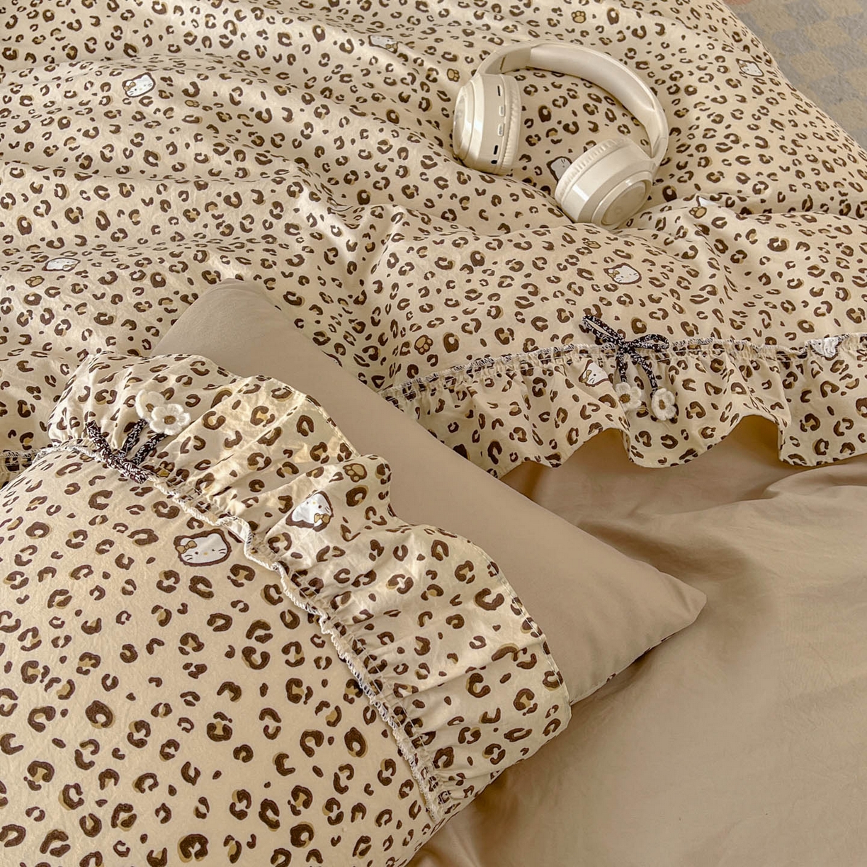 91家纺网 家纺一手货源 找家纺 美梦家纺 2026春夏新款加厚云感棉床盖四件套 豹纹KT-咖