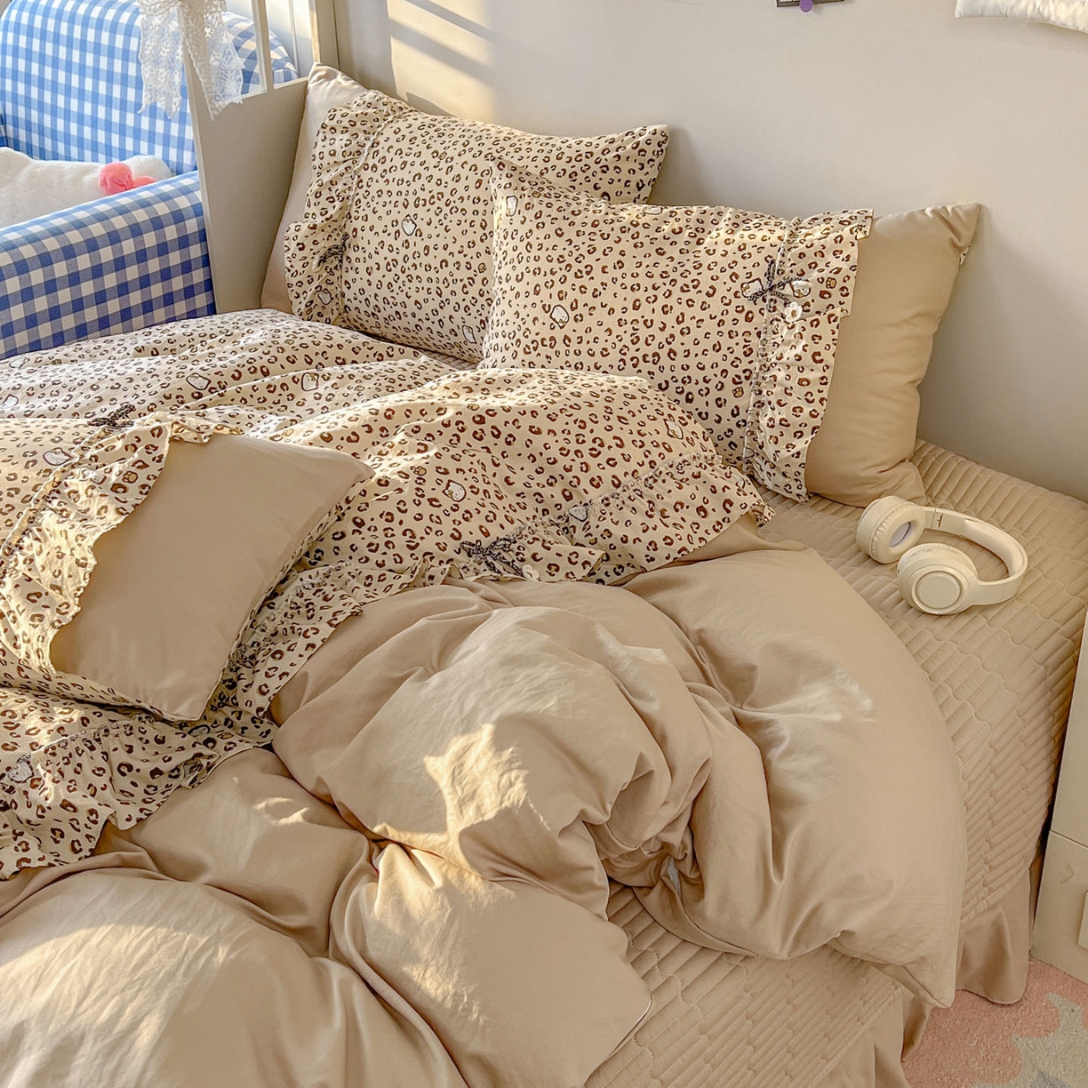 91家纺网 家纺一手货源 找家纺 美梦家纺 2026春夏新款加厚云感棉床盖四件套 豹纹KT-咖