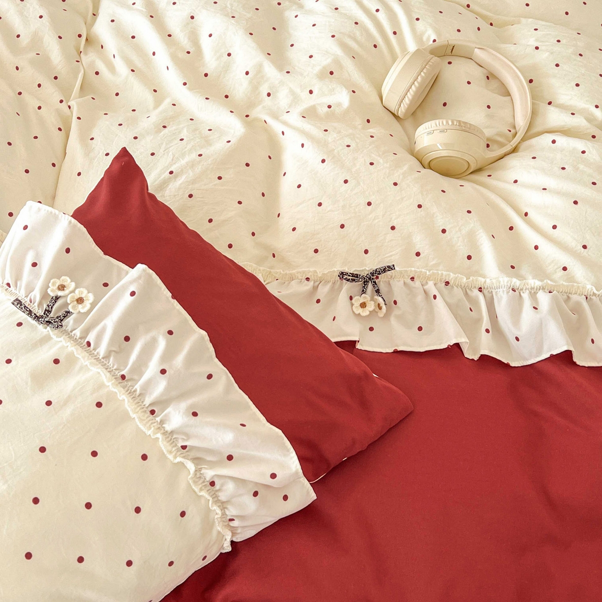 91家纺网 家纺一手货源 找家纺 美梦家纺 2026春夏新款加厚云感棉床盖四件套 波点红