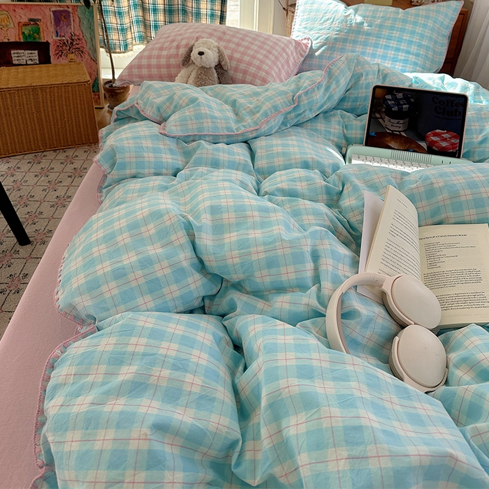 91家纺网 家纺一手货源 找家纺 （总）桃子家居 2026新款A类纯棉色织水洗棉韩系奶油撞色格子三角针贝壳边工艺四件套系列