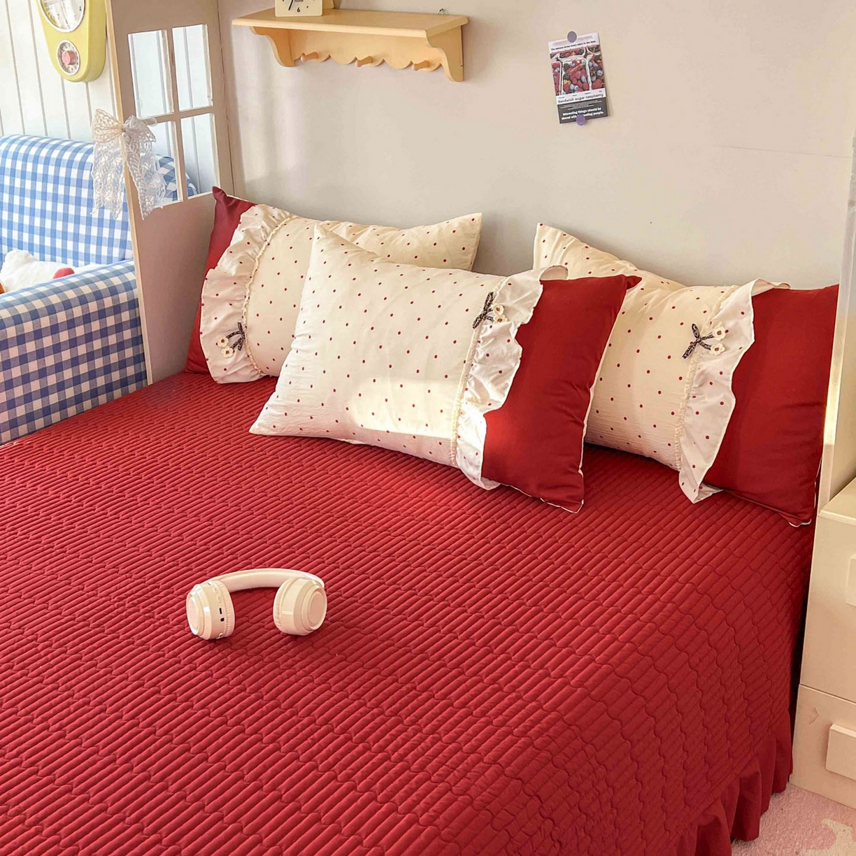 91家纺网 家纺一手货源 找家纺 美梦家纺 2026春夏新款加厚云感棉床盖四件套 波点红