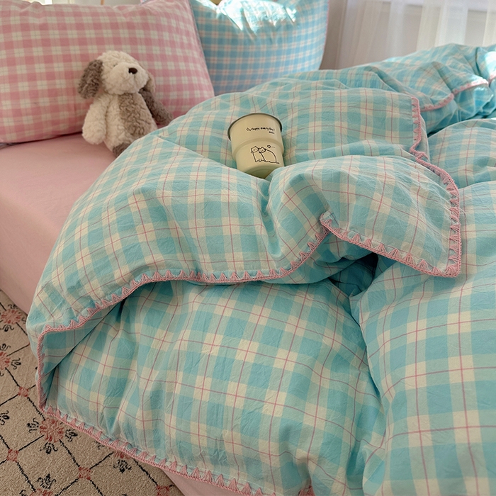 91家纺网 家纺一手货源 找家纺 （总）桃子家居 2026新款A类纯棉色织水洗棉韩系奶油撞色格子三角针贝壳边工艺四件套系列