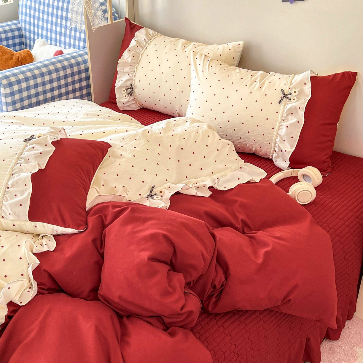 91家纺网 家纺一手货源 找家纺 美梦家纺 2026春夏新款加厚云感棉床盖四件套 波点红